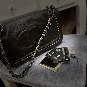 Chanel Chain Shoulder Length Medium Bag. Pebbled Calf Leather. CC Flap 2005/6